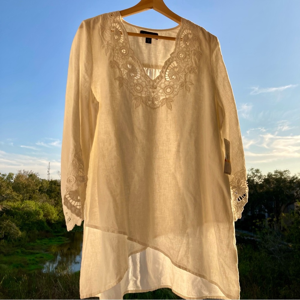 NWT Karen Kane Cream Lace Women's Blouse